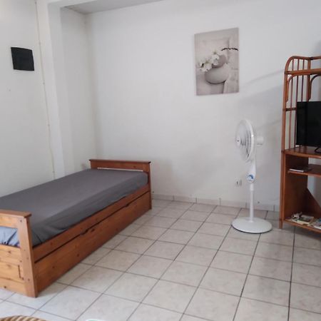 F2 Rez De Jardin Carbet Apartman Le Carbet Kültér fotó