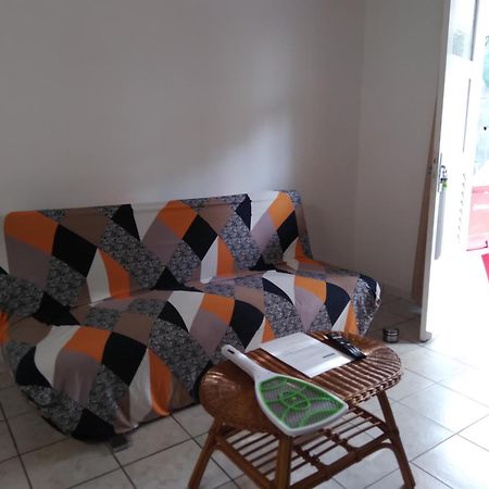 F2 Rez De Jardin Carbet Apartman Le Carbet Kültér fotó