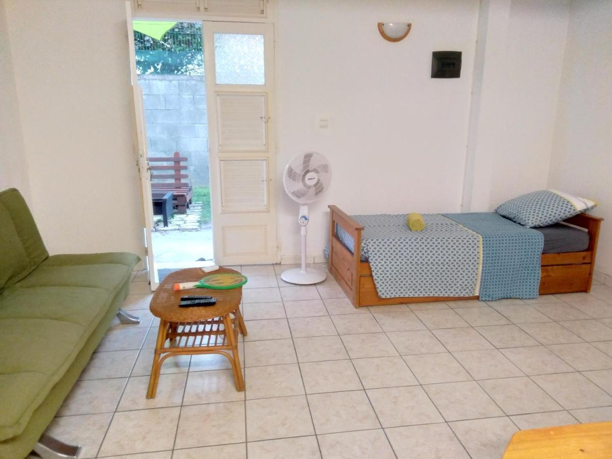 F2 Rez De Jardin Carbet Apartman Le Carbet Kültér fotó
